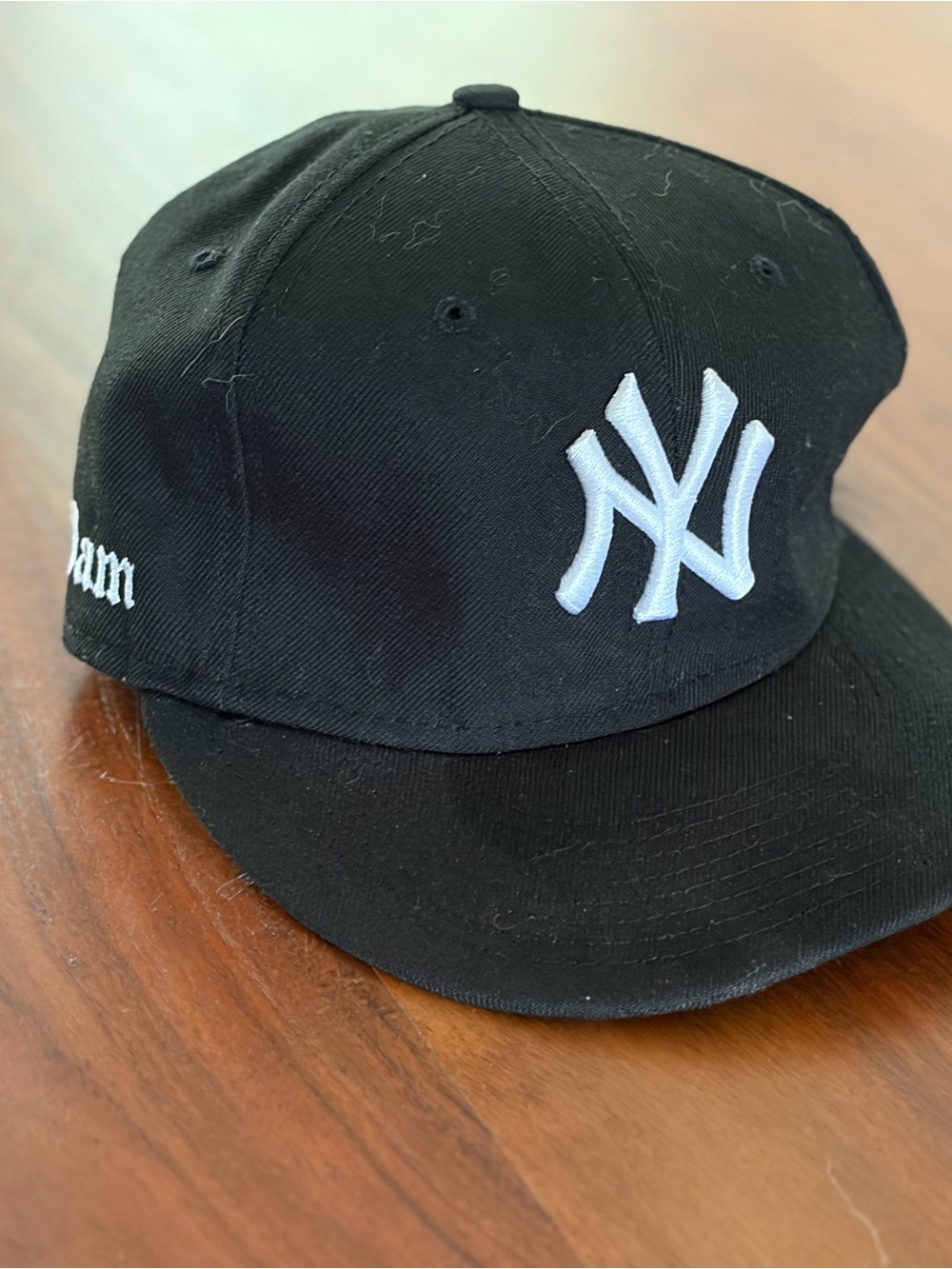 New Era Black Cap with White NY Yankees Logo size 6 7/8 59 Fifty
